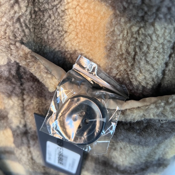 Kendall + Kylie Faux Fur Plaid Teddy Coat L - Picture 9 of 13